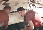 Image USS Ticonderoga (CVA-14) pendant la guerre de Vietnam du golfe du Tonkin, 1964, de la seconde 45 séquences d'archives historiques vidéo 65675065160