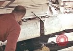 Image USS Ticonderoga (CVA-14) pendant la guerre de Vietnam du golfe du Tonkin, 1964, de la seconde 46 séquences d'archives historiques vidéo 65675065160