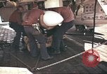 Image USS Ticonderoga (CVA-14) pendant la guerre de Vietnam du golfe du Tonkin, 1964, de la seconde 55 séquences d'archives historiques vidéo 65675065160