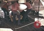 Image USS Ticonderoga (CVA-14) pendant la guerre de Vietnam du golfe du Tonkin, 1964, de la seconde 57 séquences d'archives historiques vidéo 65675065160