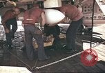 Image USS Ticonderoga (CVA-14) pendant la guerre de Vietnam du golfe du Tonkin, 1964, de la seconde 58 séquences d'archives historiques vidéo 65675065160