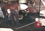 Image USS Ticonderoga (CVA-14) pendant la guerre de Vietnam du golfe du Tonkin, 1964, de la seconde 59 séquences d'archives historiques vidéo 65675065160