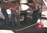 Image USS Ticonderoga (CVA-14) pendant la guerre de Vietnam du golfe du Tonkin, 1964, de la seconde 61 séquences d'archives historiques vidéo 65675065160