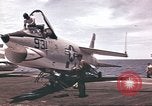 Image USS Ticonderoga du golfe du Tonkin Vietnam, 1964, de la seconde 4 séquences d'archives historiques vidéo 65675065161
