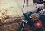 Standbild 1 Marineinfanterie im Koreakrieg Korea, 1950, aus Sekunde 27 historischem Filmmaterial Videoclip 65675065186