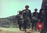 Standbild Verwundete im Koreakrieg Korea, 1950, aus Sekunde 50 historischem Filmmaterial Videoclip 65675065187