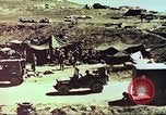 Standbild Verwundetentransport aus dem Koreakrieg Korea, 1950, aus Sekunde 6 historischem Filmmaterial Videoclip 65675065188