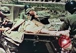 Standbild Verwundetentransport aus dem Koreakrieg Korea, 1950, aus Sekunde 9 historischem Filmmaterial Videoclip 65675065188