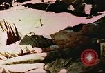 Standbild Verwundetentransport aus dem Koreakrieg Korea, 1950, aus Sekunde 12 historischem Filmmaterial Videoclip 65675065188