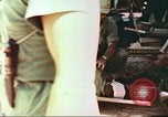 Standbild Verwundetentransport aus dem Koreakrieg Korea, 1950, aus Sekunde 27 historischem Filmmaterial Videoclip 65675065188