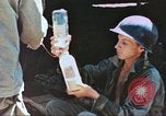 Standbild Verwundetentransport aus dem Koreakrieg Korea, 1950, aus Sekunde 46 historischem Filmmaterial Videoclip 65675065188