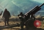Standbild 1 Marineinfanterie kämpft gegen den Chosin-Stausee Korea, 1950, aus Sekunde 16 historischem Filmmaterial Videoclip 65675065192