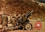 Standbild 1 Marineinfanterie kämpft gegen den Chosin-Stausee Korea, 1950, aus Sekunde 18 historischem Filmmaterial Videoclip 65675065192