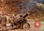 Standbild 1 Marineinfanterie kämpft gegen den Chosin-Stausee Korea, 1950, aus Sekunde 19 historischem Filmmaterial Videoclip 65675065192