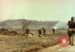 Standbild 1 Marineinfanterie kämpft gegen den Chosin-Stausee Korea, 1950, aus Sekunde 23 historischem Filmmaterial Videoclip 65675065192