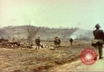 Standbild 1 Marineinfanterie kämpft gegen den Chosin-Stausee Korea, 1950, aus Sekunde 24 historischem Filmmaterial Videoclip 65675065192