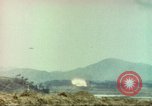 Standbild 1 Marineinfanterie kämpft gegen den Chosin-Stausee Korea, 1950, aus Sekunde 34 historischem Filmmaterial Videoclip 65675065192