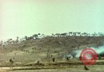 Standbild 1 Marineinfanterie kämpft gegen den Chosin-Stausee Korea, 1950, aus Sekunde 44 historischem Filmmaterial Videoclip 65675065192