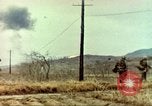 Standbild 1 Marineinfanterie kämpft gegen den Chosin-Stausee Korea, 1950, aus Sekunde 50 historischem Filmmaterial Videoclip 65675065192