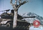 Image Retrait du réservoir de Chosin pendant la guerre de Corée Corée, 1951, de la seconde 4 séquences d'archives historiques vidéo 65675065198