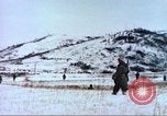 Image Retrait du réservoir de Chosin pendant la guerre de Corée Corée, 1951, de la seconde 42 séquences d'archives historiques vidéo 65675065198