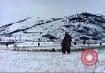 Image Retrait du réservoir de Chosin pendant la guerre de Corée Corée, 1951, de la seconde 43 séquences d'archives historiques vidéo 65675065198