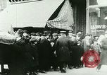 Standbild Streik gebunden Fabriken Chicago Illinois USA, 1921, aus Sekunde 36 historischem Filmmaterial Videoclip 65675065206