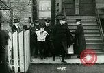 Standbild Palmer Raids New York City USA, 1919, aus Sekunde 21 historischem Filmmaterial Videoclip 65675065207