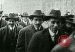 Standbild Palmer Raids New York City USA, 1919, aus Sekunde 52 historischem Filmmaterial Videoclip 65675065207
