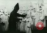 Immagine di Cerimonia KU Klux Klan a Stone Mountain Stone Mountain Georgia USA, 1923, secondo 16 filmato di repertorio 65675065208