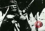 Immagine di Cerimonia KU Klux Klan a Stone Mountain Stone Mountain Georgia USA, 1923, secondo 40 filmato di repertorio 65675065208