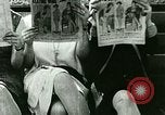 Standbild Frauen flaunt Tradition United States USA, 1923, aus Sekunde 1 historischem Filmmaterial Videoclip 65675065216