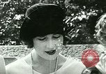 Standbild Frauen flaunt Tradition United States USA, 1923, aus Sekunde 10 historischem Filmmaterial Videoclip 65675065216