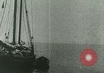 Immagine di Liquore di bootleg durante il proibizionismo United States USA, 1923, secondo 14 filmato di repertorio 65675065222
