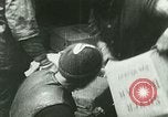 Immagine di Liquore di bootleg durante il proibizionismo United States USA, 1923, secondo 24 filmato di repertorio 65675065222
