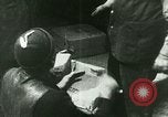 Immagine di Liquore di bootleg durante il proibizionismo United States USA, 1923, secondo 26 filmato di repertorio 65675065222
