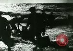 Immagine di Liquore di bootleg durante il proibizionismo United States USA, 1923, secondo 38 filmato di repertorio 65675065222