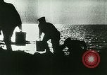Immagine di Liquore di bootleg durante il proibizionismo United States USA, 1923, secondo 41 filmato di repertorio 65675065222