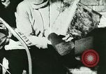 Immagine di Liquore di bootleg durante il proibizionismo United States USA, 1923, secondo 46 filmato di repertorio 65675065222