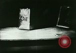 Immagine di Liquore di bootleg durante il proibizionismo United States USA, 1923, secondo 55 filmato di repertorio 65675065222