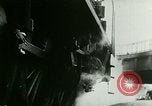 Standbild ankommenden Touristen in Paris Paris Frankreich, 1927, aus Sekunde 30 historischem Filmmaterial Videoclip 65675065229