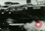 Standbild ankommenden Touristen in Paris Paris Frankreich, 1927, aus Sekunde 43 historischem Filmmaterial Videoclip 65675065229