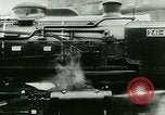Standbild ankommenden Touristen in Paris Paris Frankreich, 1927, aus Sekunde 44 historischem Filmmaterial Videoclip 65675065229