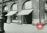 Immagine di Haute Couture a Parigi Parigi Francia, 1927, secondo 17 filmato di repertorio 65675065230
