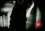 Immagine di Haute Couture a Parigi Parigi Francia, 1927, secondo 41 filmato di repertorio 65675065230