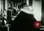 Immagine di Haute Couture a Parigi Parigi Francia, 1927, secondo 45 filmato di repertorio 65675065230