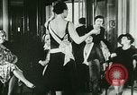 Immagine di Haute Couture a Parigi Parigi Francia, 1927, secondo 55 filmato di repertorio 65675065230