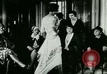 Immagine di Haute Couture a Parigi Parigi Francia, 1927, secondo 59 filmato di repertorio 65675065230