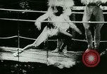 Immagine di La vita notturna di Parigi Parigi Francia, 1927, secondo 29 filmato di repertorio 65675065231