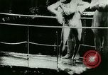 Immagine di La vita notturna di Parigi Parigi Francia, 1927, secondo 30 filmato di repertorio 65675065231